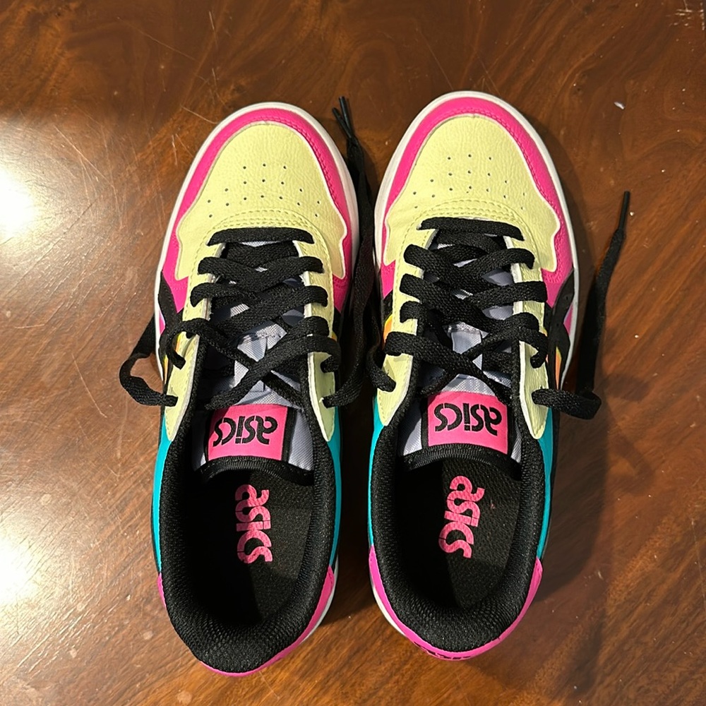 ASICS Tennis Shoes
